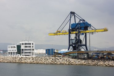 Port crane image