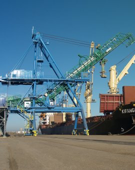 Neuer Getreide-Schiffsbelader am Gloria Dock von Port Saint Luis du Rhone